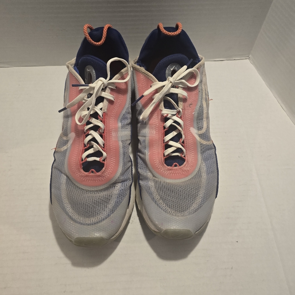 Men athletic shoes